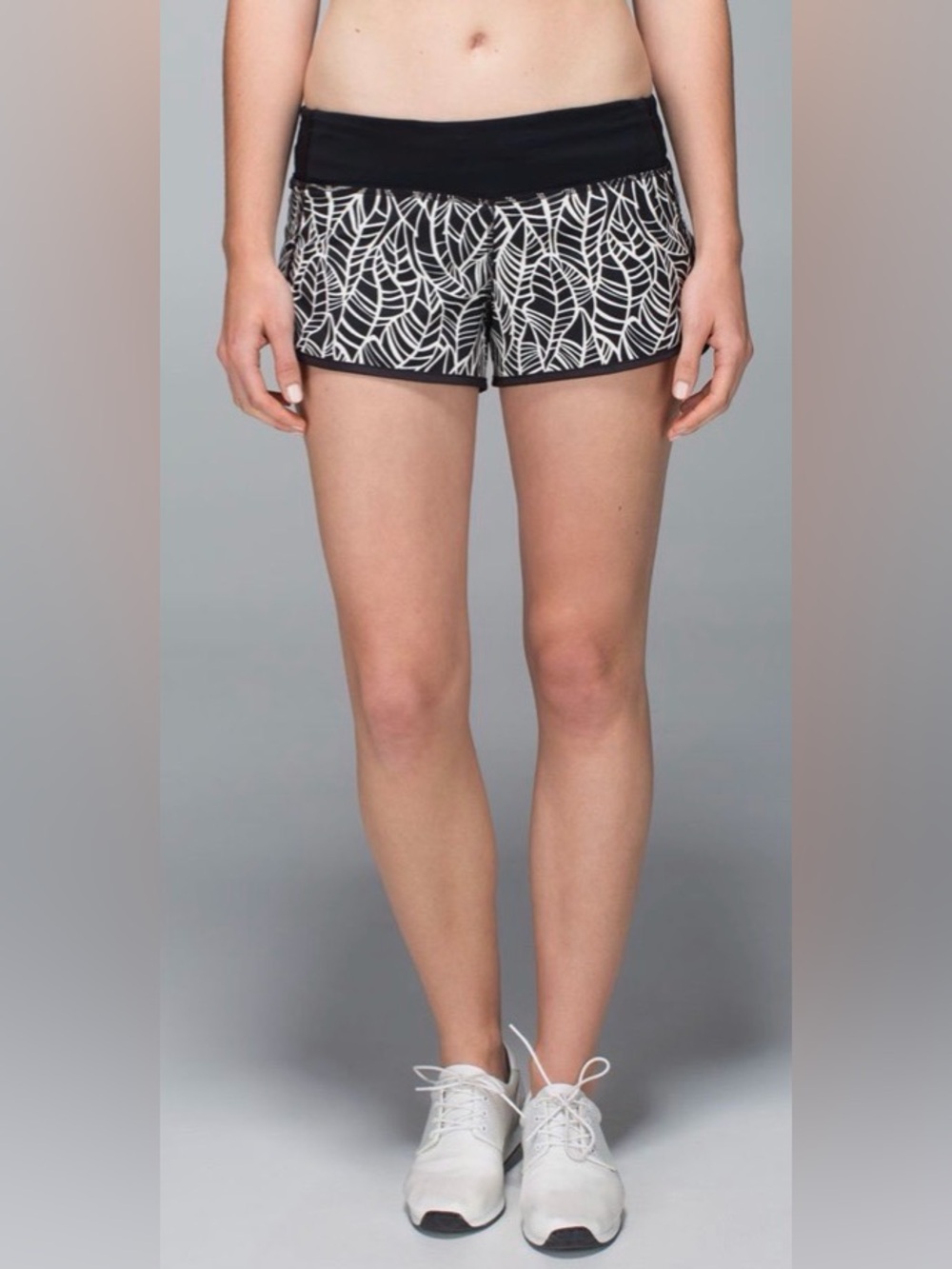 Lululemon Run: Speed Short, Pretty Palm Black Angel Wing / Black, sz 10